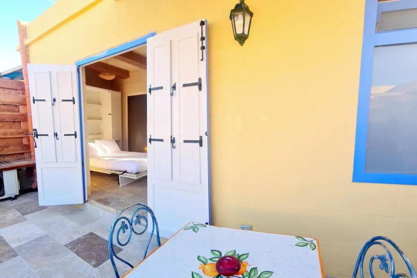 Historic Hideaways - 900 Year Old Converted Studios Victoria Kültér fotó