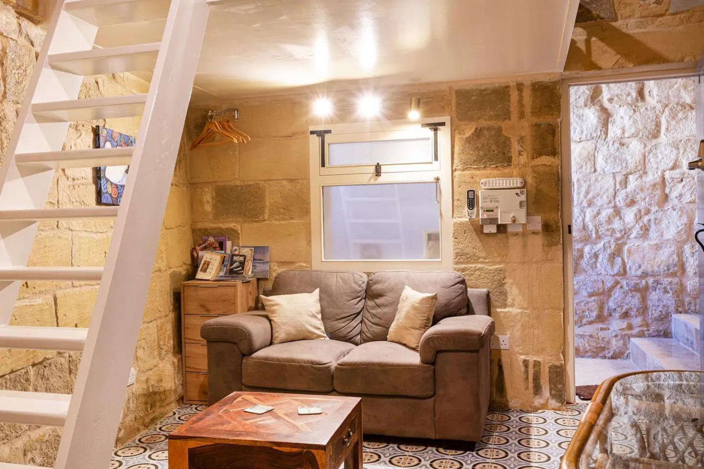 Historic Hideaways - 900 Year Old Converted Studios Victoria Kültér fotó