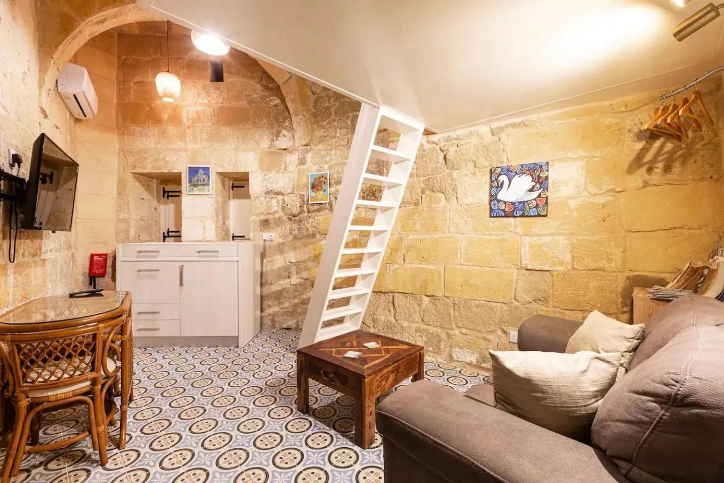 Historic Hideaways - 900 Year Old Converted Studios Victoria Kültér fotó
