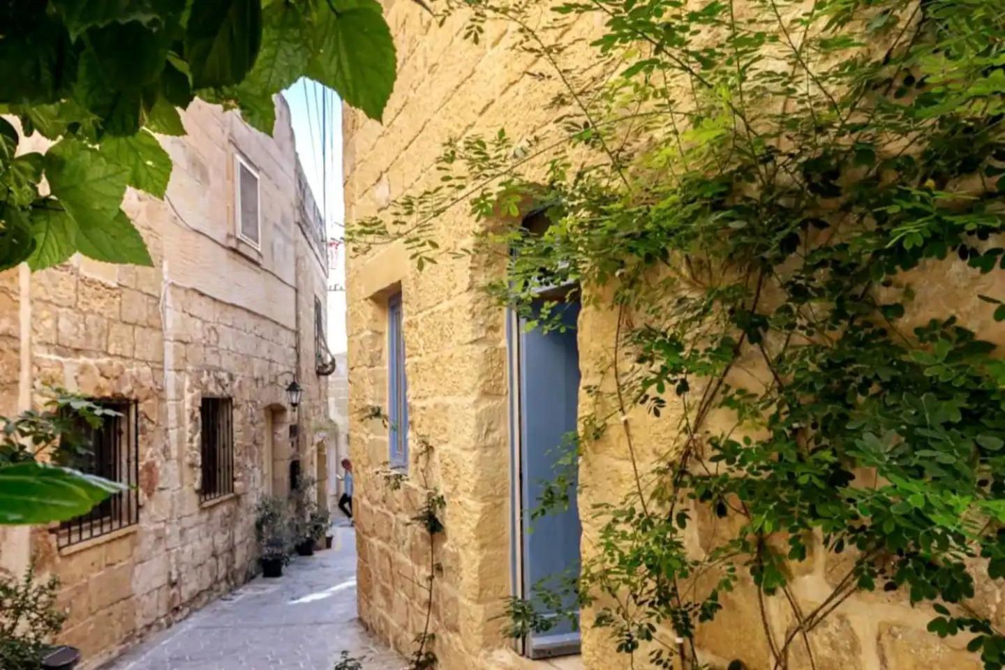 Historic Hideaways - 900 Year Old Converted Studios Victoria Kültér fotó
