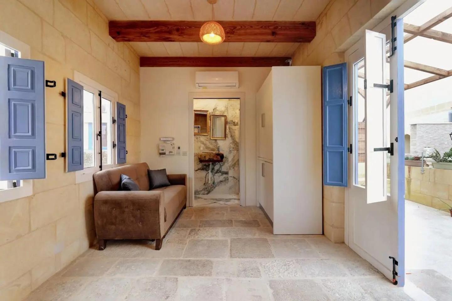 Historic Hideaways - 900 Year Old Converted Studios Victoria Kültér fotó