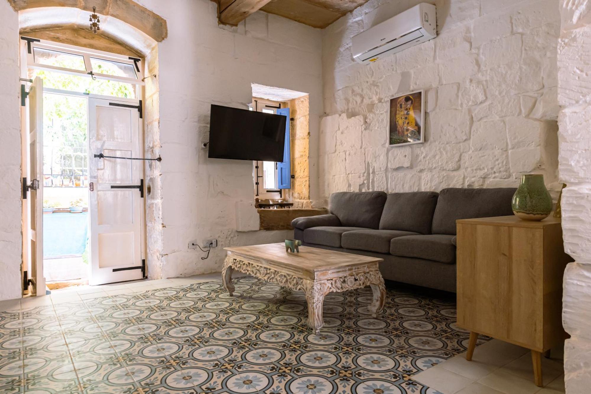Historic Hideaways - 900 Year Old Converted Studios Victoria Kültér fotó